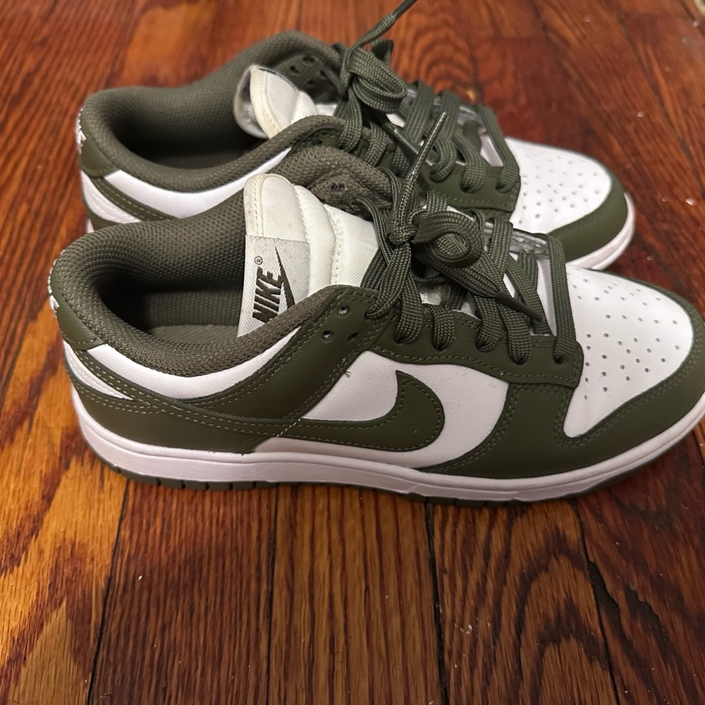Nike women’s dunks